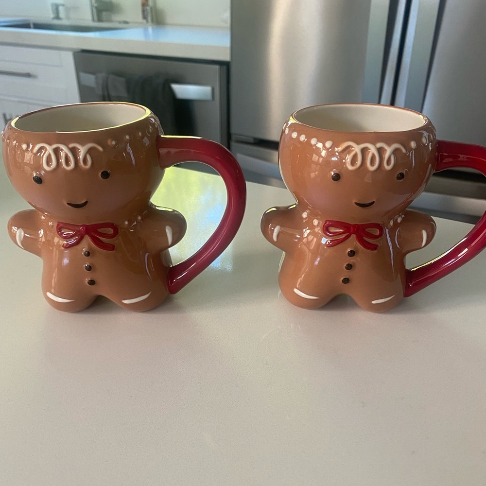 2 gingerbread man cups from target